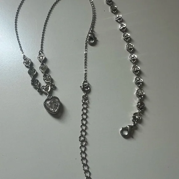 Avon Silver Heart Necklace and Bracelet Set - Picture 6 of 10